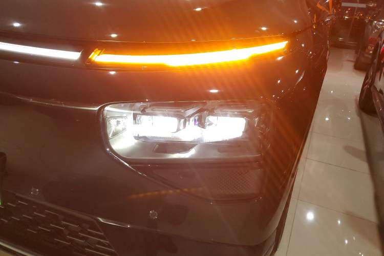 Used XPeng G9 2024 702 Pro Left Front Headlight