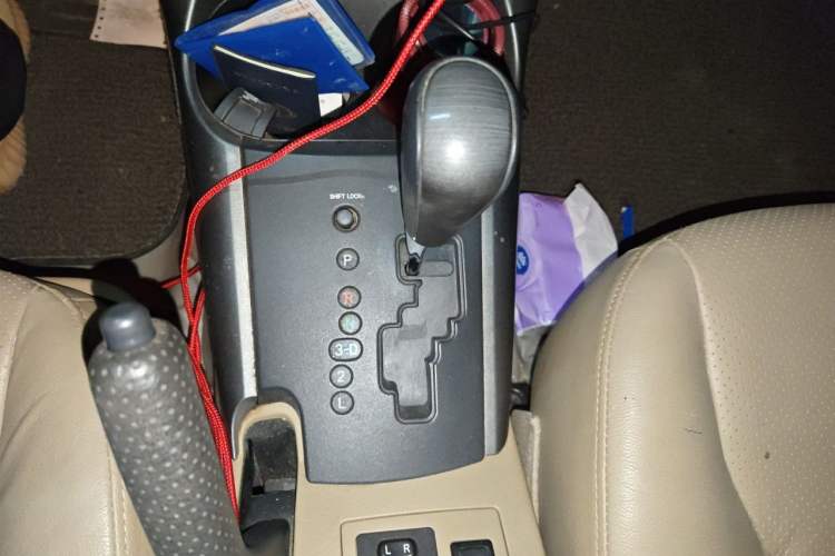 Used Toyota RAV4 2011 2.4L Automatic 4x4 Luxury Edition Gear Lever