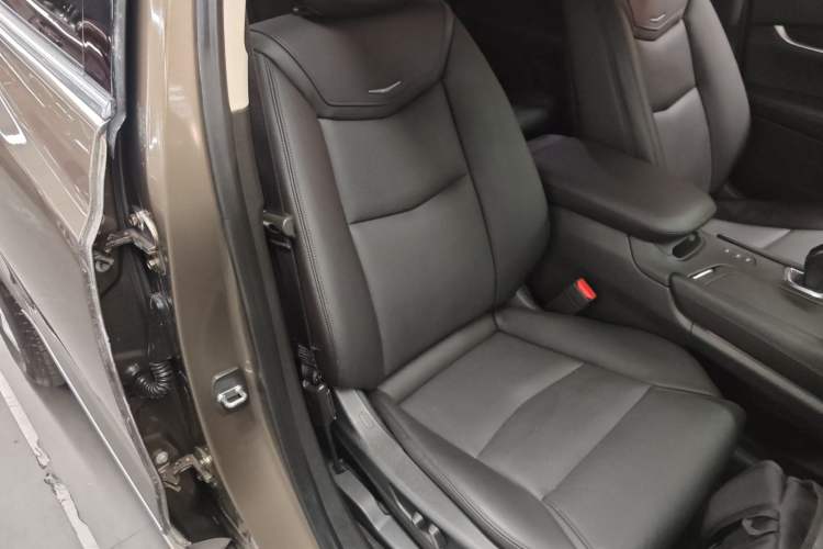 Used Cadillac XT5 2016 28T Four-Wheel Drive Luxury Model
