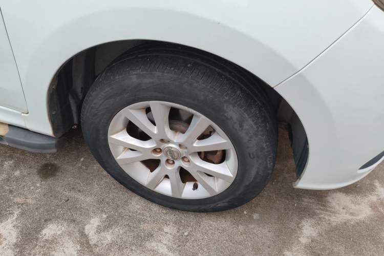 Used Jinbei 750 2016 1.5L Luxury Model Right Front Wheel Hub