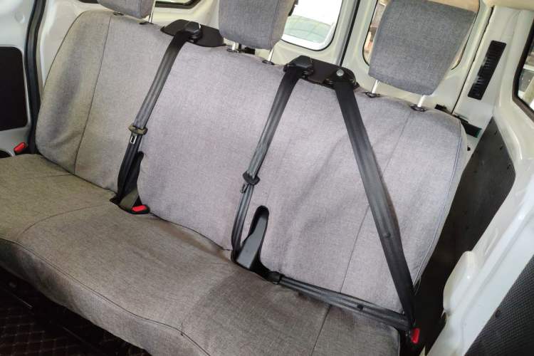 Used Ford Transit 2019 2.0T Gasoline Multi-Purpose Commercial Vehicle Short Wheelbase Low Roof 6-Seater China VI Standard