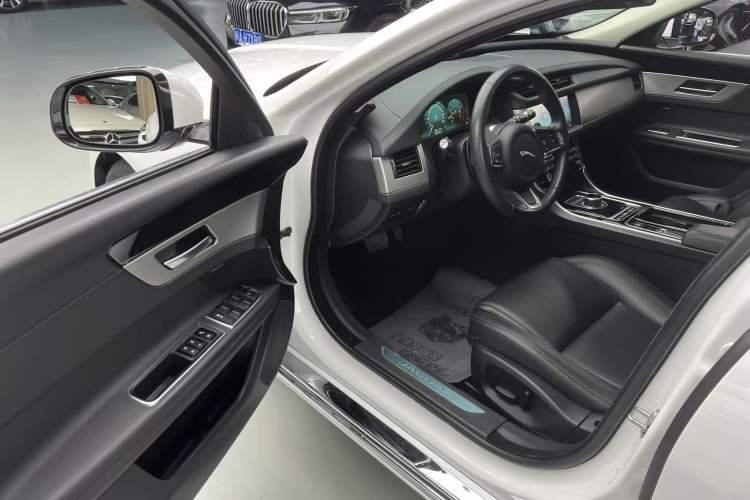 Used Jaguar XFL 2020 XFL 2.0T P200 Two-Wheel-Drive Elite Edition
