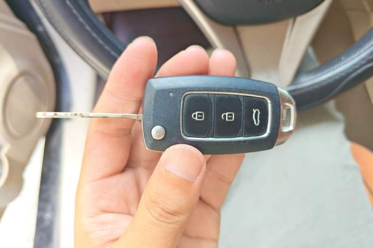 Used Soueast V5 Lingzhi 2014 1.5L CVT Comfort Model
