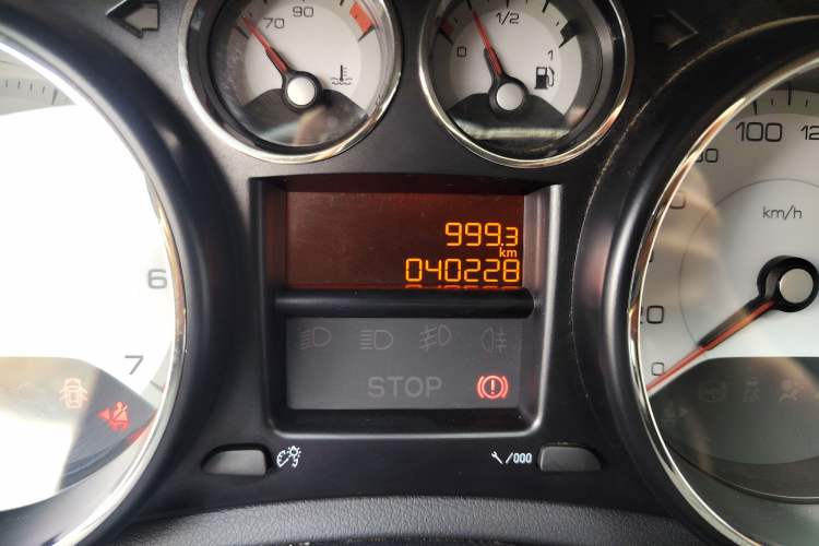 Used Peugeot 308 2014 Enjoy Edition Classic 1.6L Manual YouShang Model
