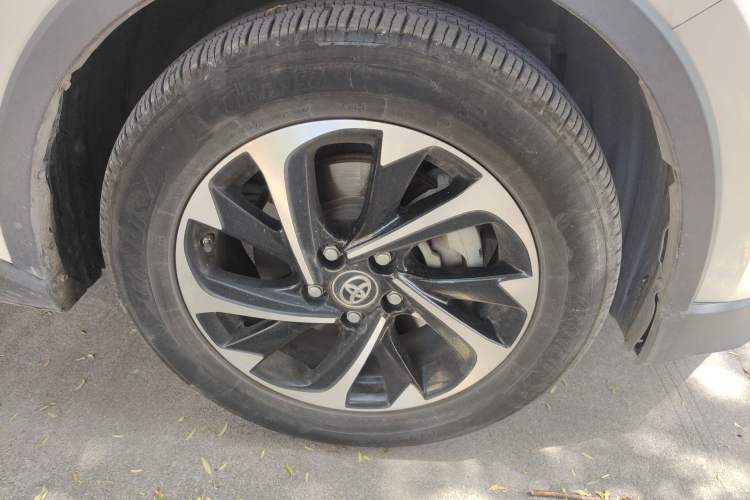 Used Toyota IZOA 2020 2.0L Yichi Version
