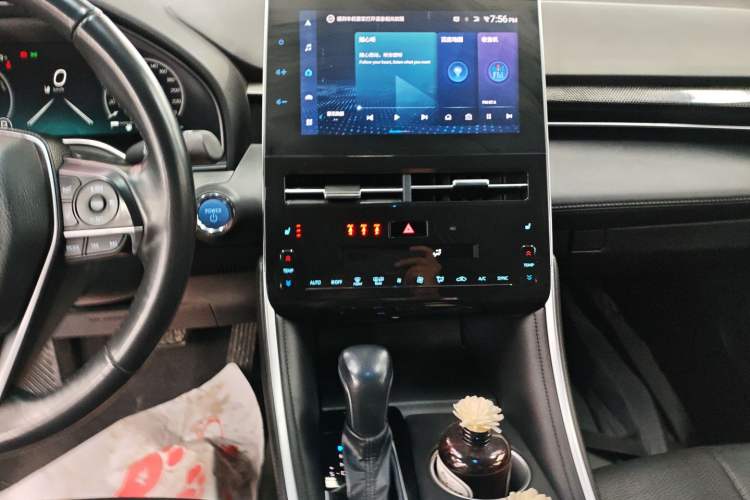 Used Toyota Avalon 2022 Dual-Engine 2.5L XLE Premium Edition