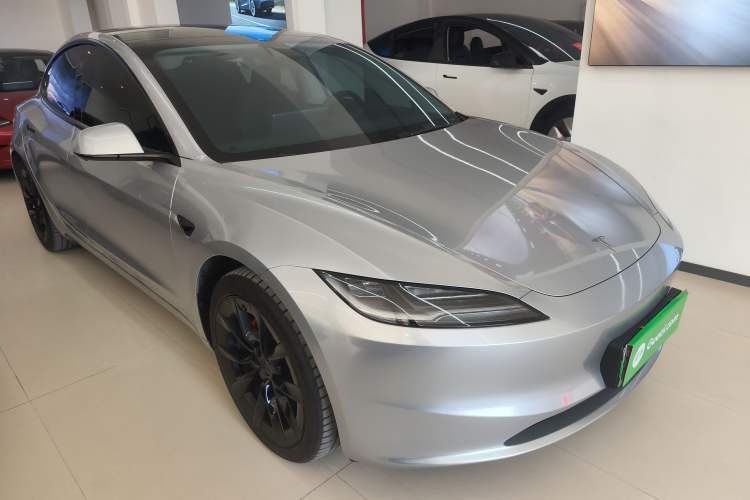Used Tesla Model 3 2023 Long-Range All-Wheel-Drive Version
