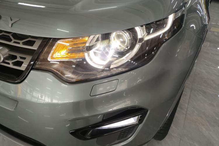 Used Land Rover Discovery Sport 2018 240 PS SE Version Left Front Headlight