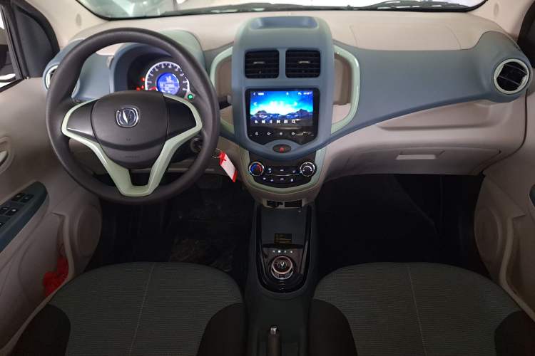 Used CHANGAN Benni E-Star 2021 National Edition Xinyi Version (Fast-Charging Edition) Lithium Iron Phosphate (31.95 kWh) Center Console