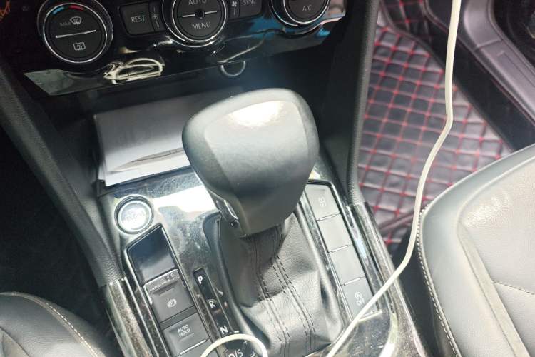 Used Volkswagen Tiguan L 2021 330TSI Automatic Two-Wheel Drive Smart Edition
