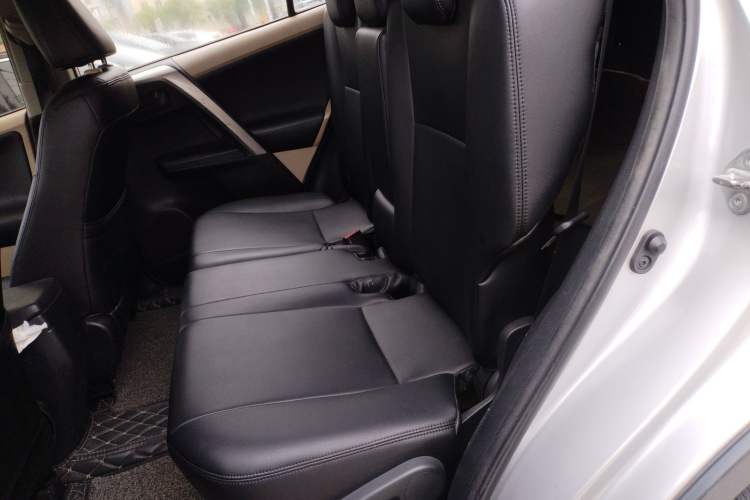 Used Toyota RAV4 2013 2.0L CVT Two-Wheel Drive Urban Edition