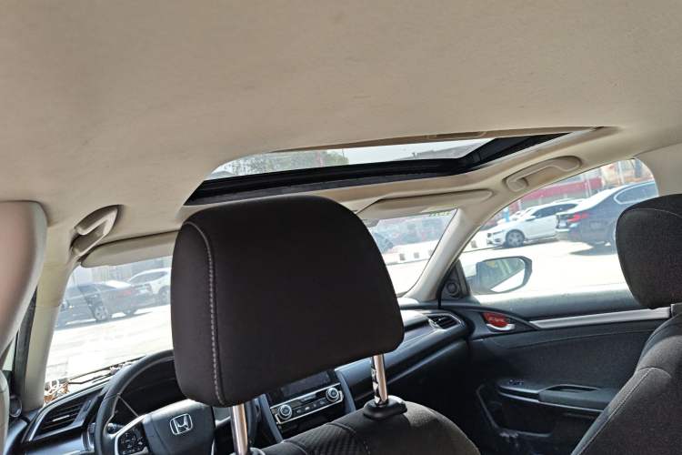 Used Honda Civic 2016 220TURBO CVT Luxury Edition
