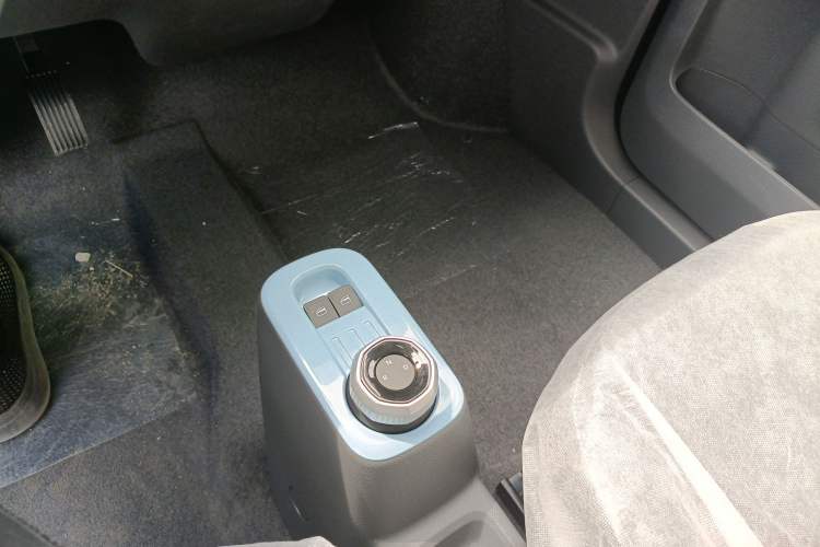 Used Geely Galaxy Panda 2024 Panda Mini 200km Endurance Bear
