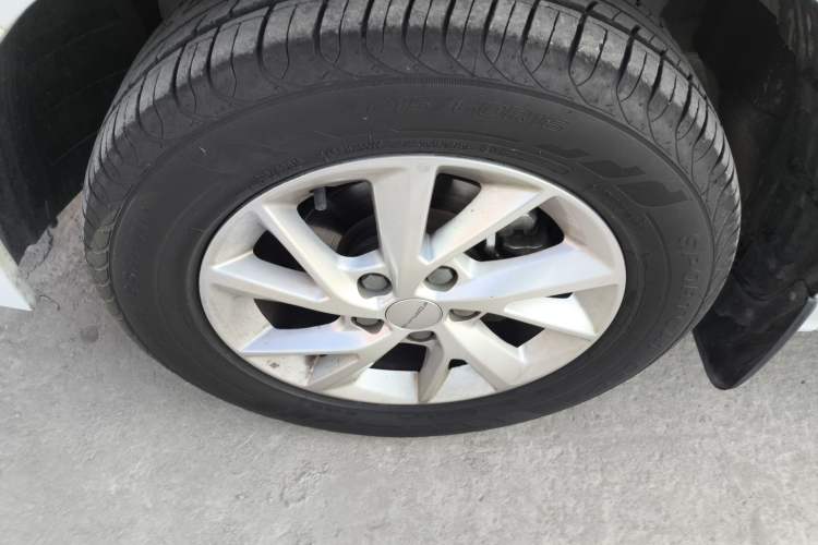 Used FORTHING Lingzhi PLUS 2024 1.5T Manual Luxury 7-Seater
