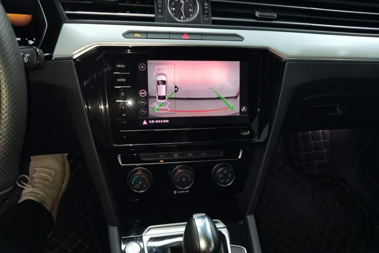 Used Volkswagen Magotan 2023 2 Million Units Limited-Edition 280TSI DSG Comfort Version Audio And AC Panel