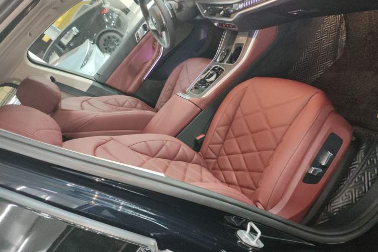 Used BMW X5 2025 Model, xDrive 30Li Prestige M Sport Night Package