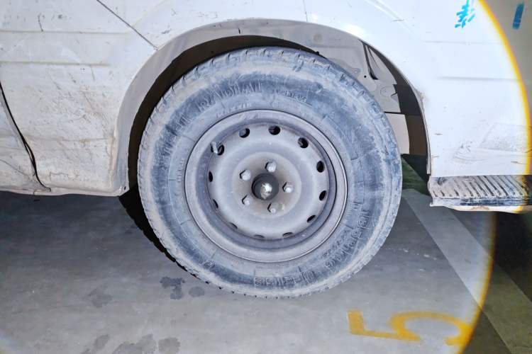 Used Jinbei Hiace 2014 2.0L 5th Generation Kuaiyunwang Business Version 4G21B Right Front Wheel Hub