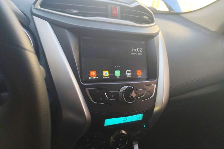 Used BYD Yuan New Energy 2018 EV360 Smart Connect Cool Edition Audio And AC Panel