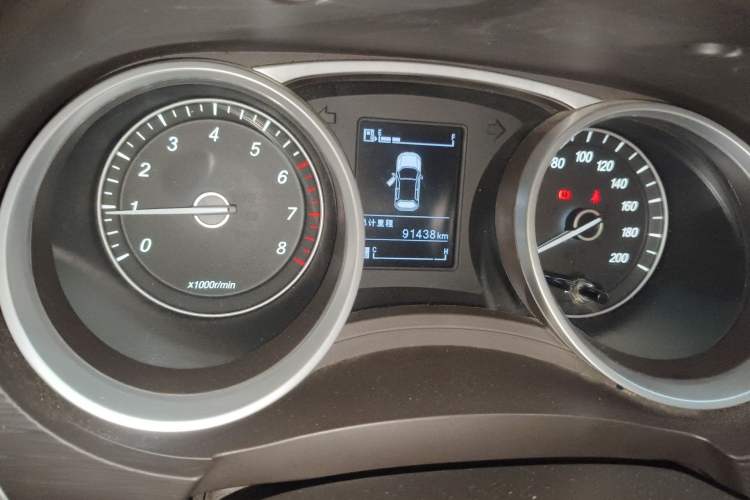 Used Baojun 730 2016 1.5L Manual Standard Version 7 Seats Odometer Close Up