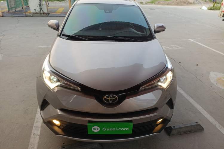 Used Toyota IZOA 2018 2.0L Yichi Version China VI Standard Front
