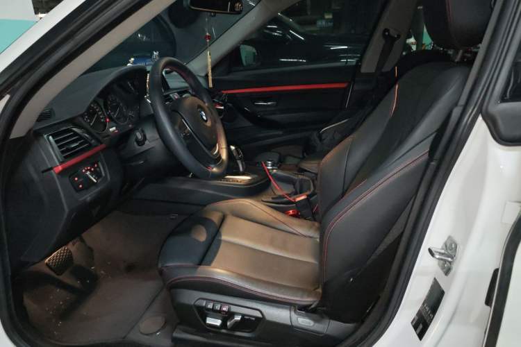 Used BMW 3 Series GT 2014 320i Design Package Model