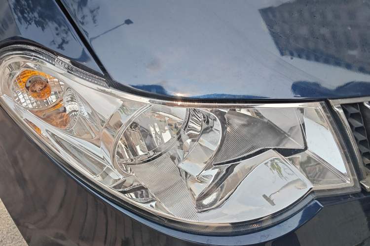 Used Wuling Hongguang 2014 1.5L Base Version Right Front Headlight