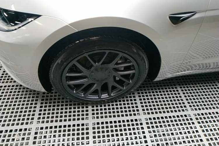 Used Tesla Model 3 2023 Long-Range All-Wheel-Drive Version
