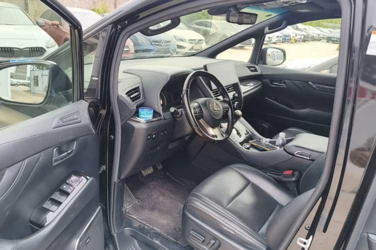 Used Lexus LM 2020 300h Four-Seat Grand Edition