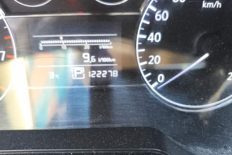 Used Nissan Tiida 2011 1.6L CVT Smart Version