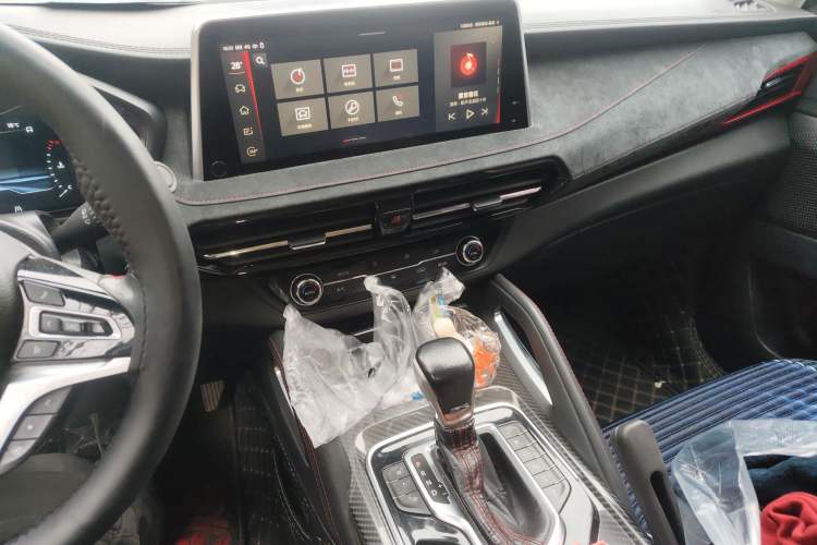 Used SAIC MAXUS D90 2017 2.0T Automatic All-Wheel Drive Polaris Audio And AC Panel