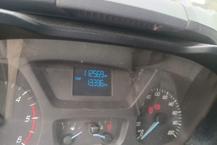 Used Ford Transit 2017 2.0T Diesel Van Mid-Chassis Mid-Roof China V Standard