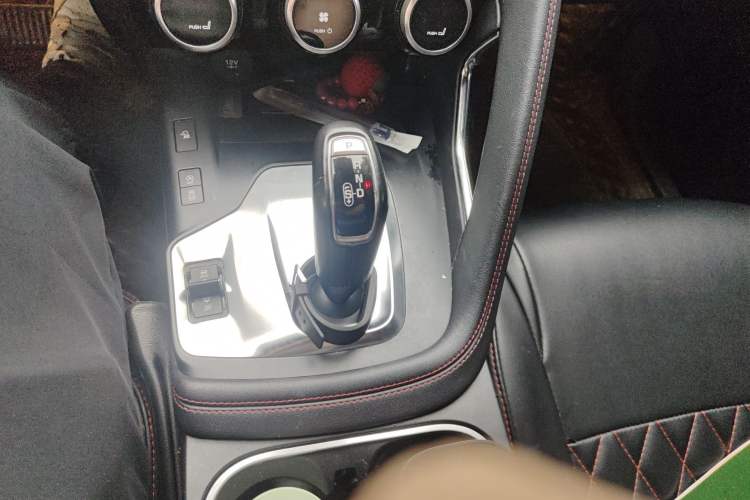 Used Jaguar E-PACE 2018 P200 First Edition Limited Edition China V Standard Gear Lever