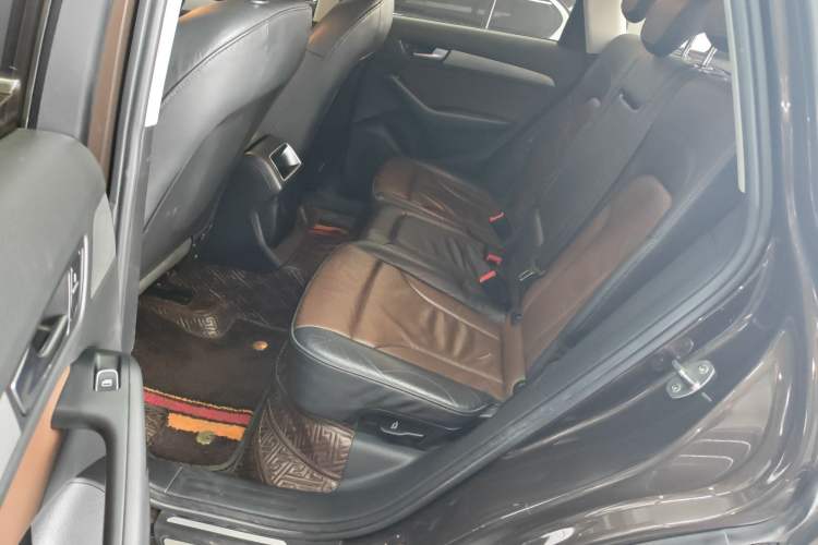 Used Audi Q5 2017 Plus 40 TFSI Ambition Model Left Rear Seat