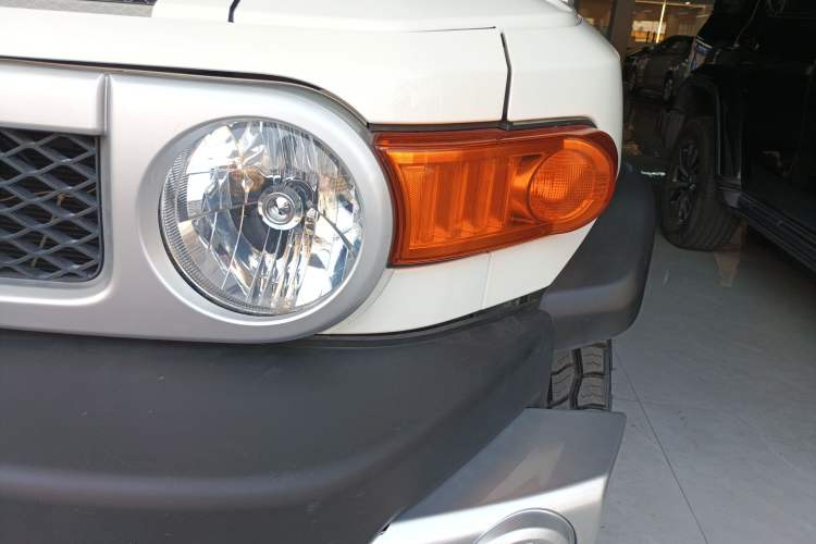 Used Toyota FJ Cruiser 2017 4.0 Automatic Parallel Import Version