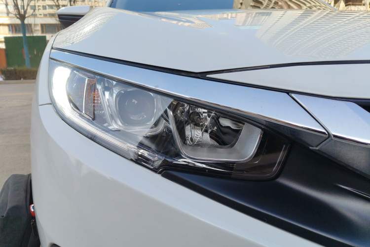 Used Honda Civic 2016 180TURBO CVT Comfort Version Exterior 6