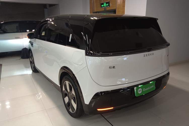 Used Zeekr MIX 2025 Intelligent Driving Version
