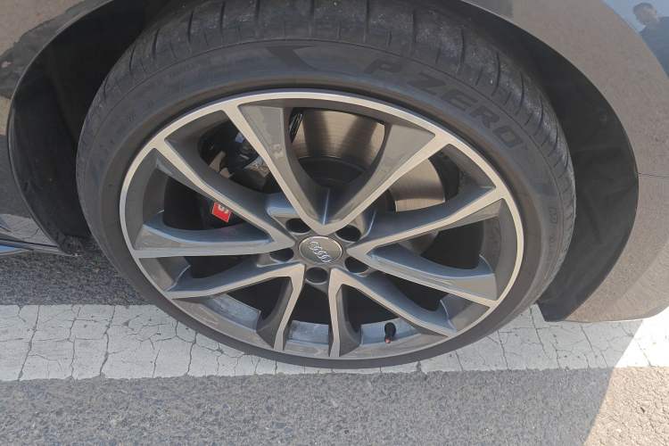 Used Audi S4 2018 S4 3.0TFSI Right Front Wheel Hub