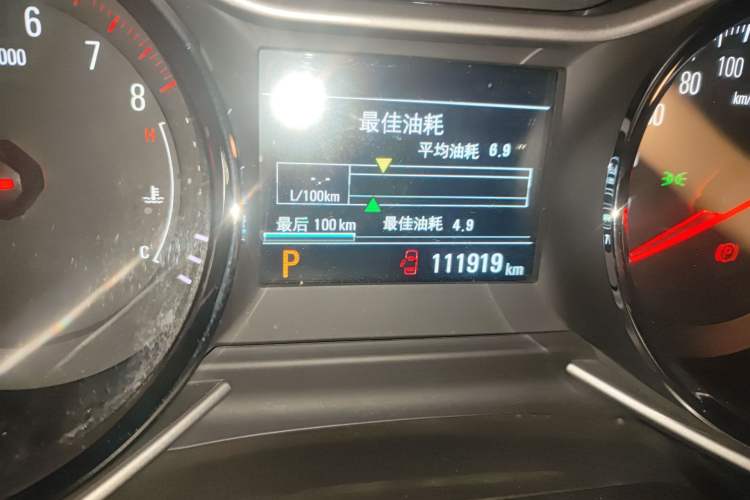 Used Chevrolet Orlando 2018 Redline 530T Automatic Enjoyment Edition (5+2 Model) – China V Standard Odometer Close Up
