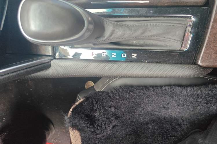 Used Cadillac XTS 2018 28T Tech Edition Gear Lever