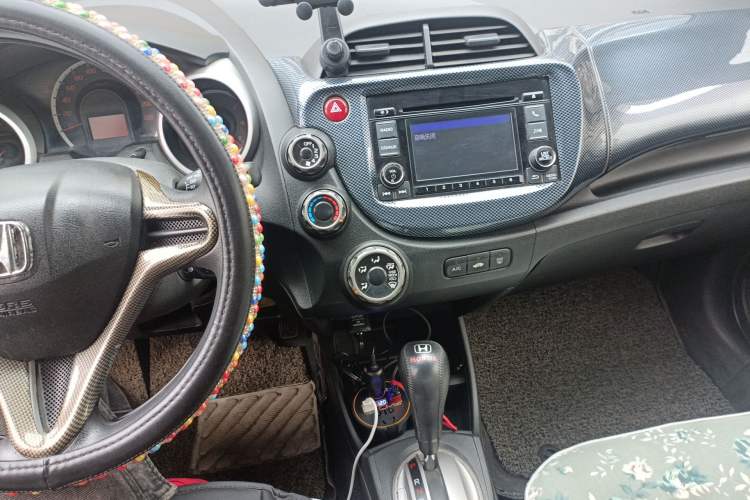 Used Honda Fit 2011 1.3L automatic comfort version