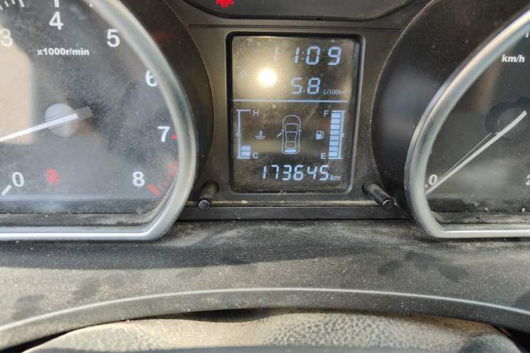 Used Zotye T600 2016 1.5T Manual Elite Edition Odometer Close Up