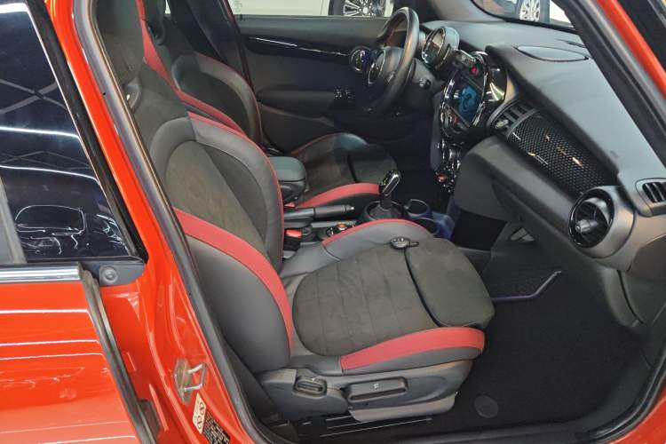 Used MINI 2018 2.0T COOPER S Racing Edition 5-door model Right Front Seat