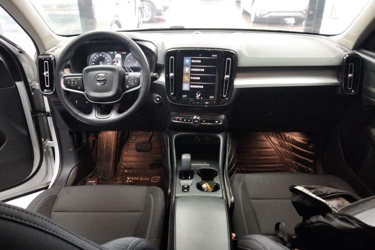 Used Volvo XC40 2022 T4 Four-Wheel Drive Smart & Stylish Edition