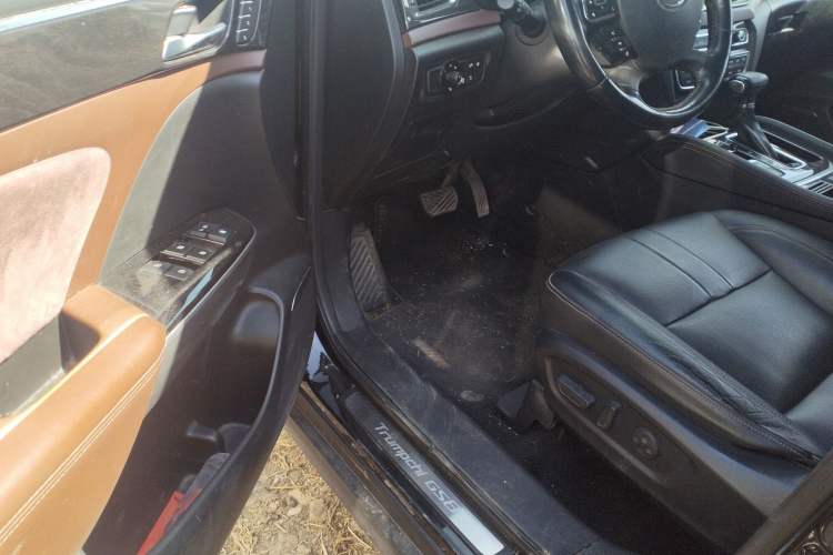 Used GAC Trumpchi GS8 2017 320T Two-Wheel Drive Luxury Smart Connectivity Version (7 Seats)
