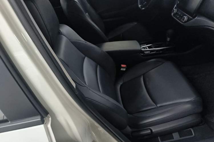 Used Honda Envix 2022 180TURBO CVT Comfort Version Right Front Seat