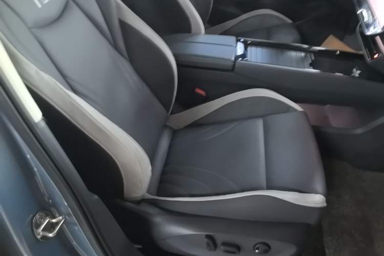 Used Volkswagen ID.7 VIZZION 2024 PRO Model Right Front Seat