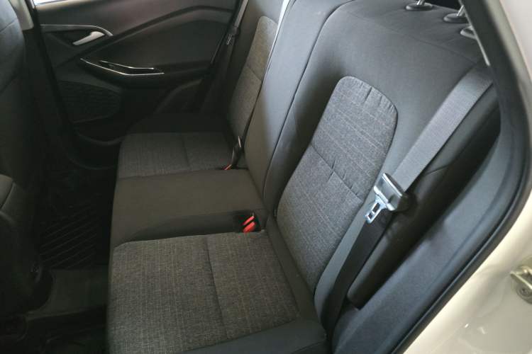 Used Chevrolet Trax 2019 Redline 335T CVT Trendy Version China VI Standard Left Rear Seat