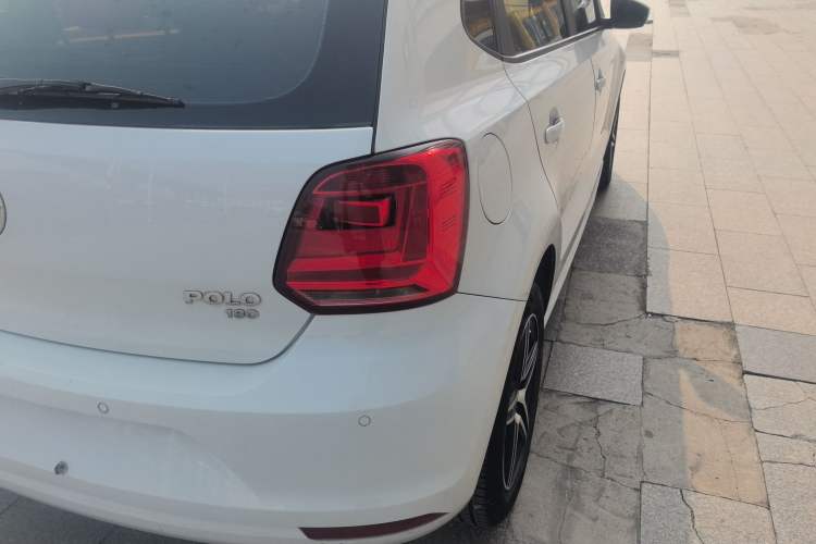 Used Volkswagen Polo 2016 1.6L Automatic Comfort Model
