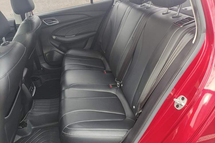 Used Roewe i5 2020 1.5L Automatic 4G Connect Luxury Flagship Edition Left Rear Seat