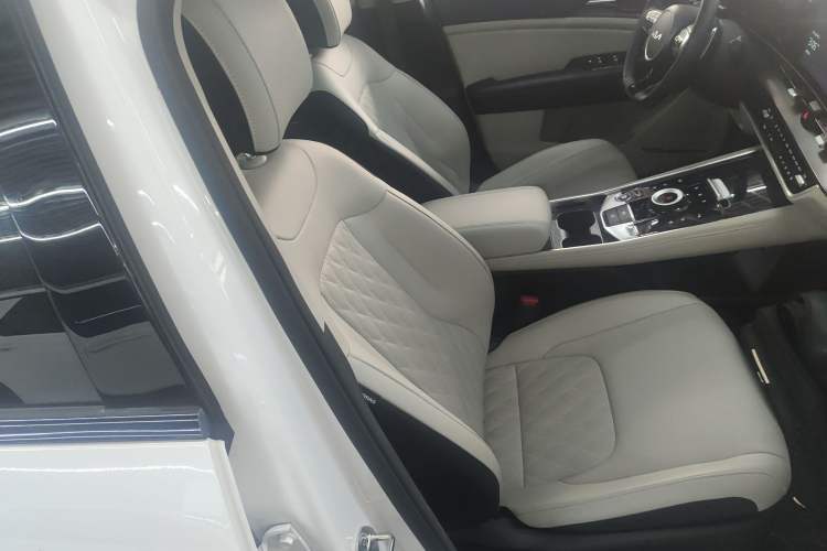 Used Kia Sportage (Chinese Domestic Model) 2023 2.0L HEV Two-Wheel Drive Flagship Edition
